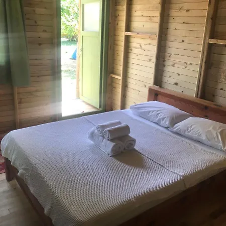 Camping Lodge *